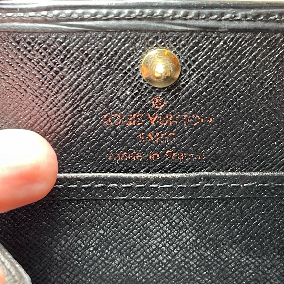 LOUIS VUITTON BLACK EPI PORTE-MONNAIE BOITE COIN BOX - Picture 12 of 13